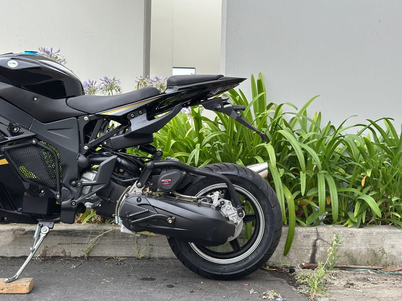 Venom x18R | 200cc Motorcycle | Automatic Transmission - Image 5